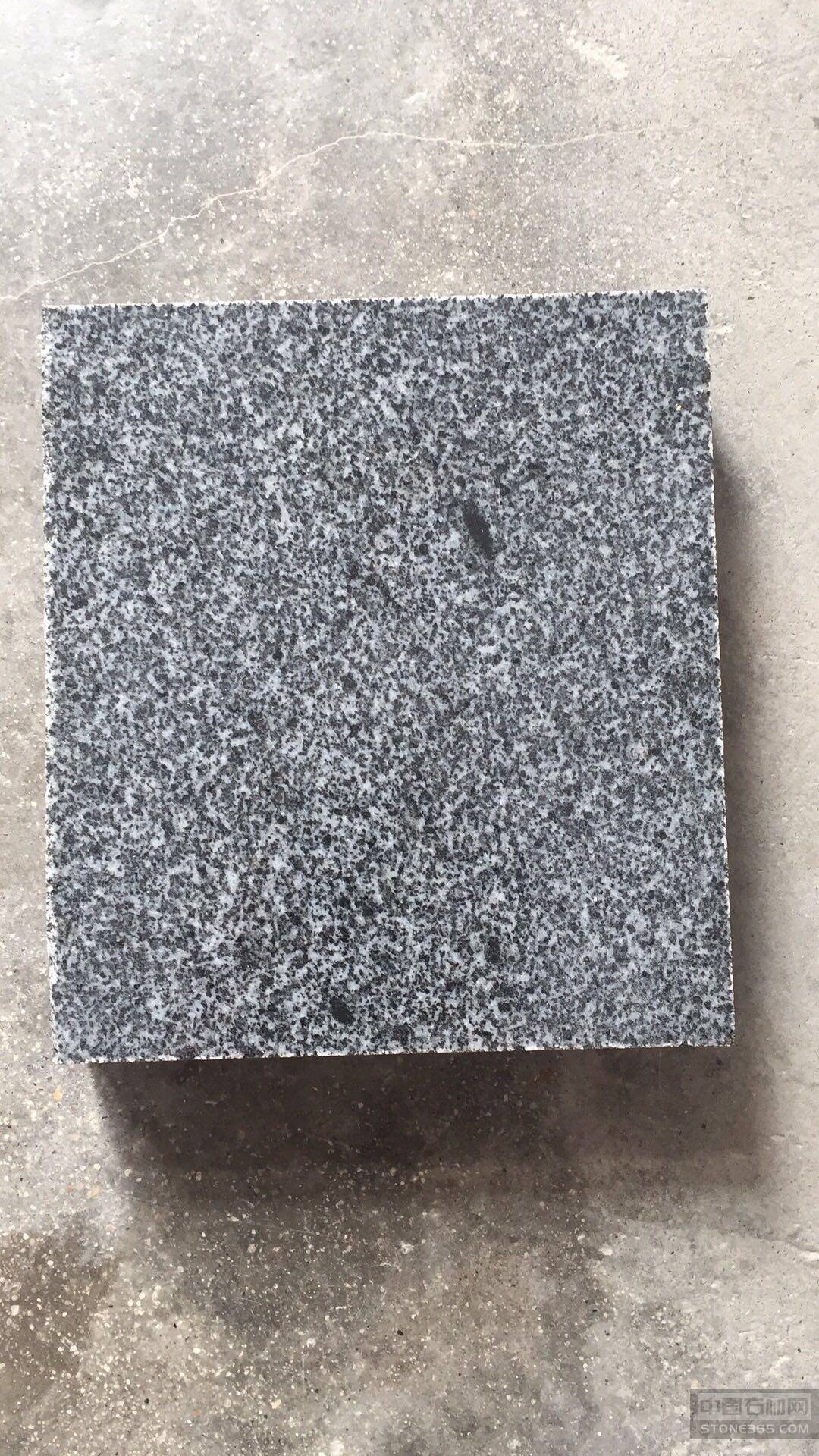 沙利士紅花崗巖 自然之美與實用價值的完美結(jié)合