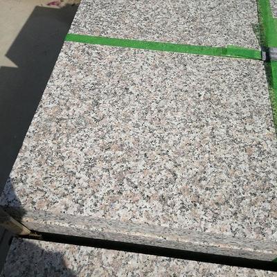 淺灰色石材火燒面 人行道鋪裝的美學(xué)與實用選擇